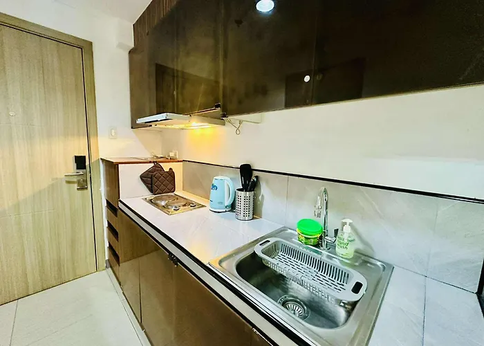 Minimalist Urban Loft *